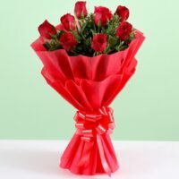 MUMG - 8 RED ROSES BOUQUET